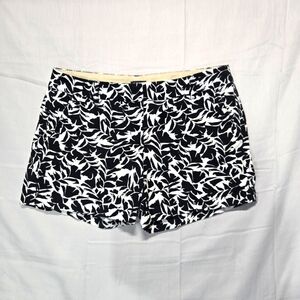 J CREW Womens Black And White Shorts Size 6 Floral Leaf Wild Print, Summer Wear